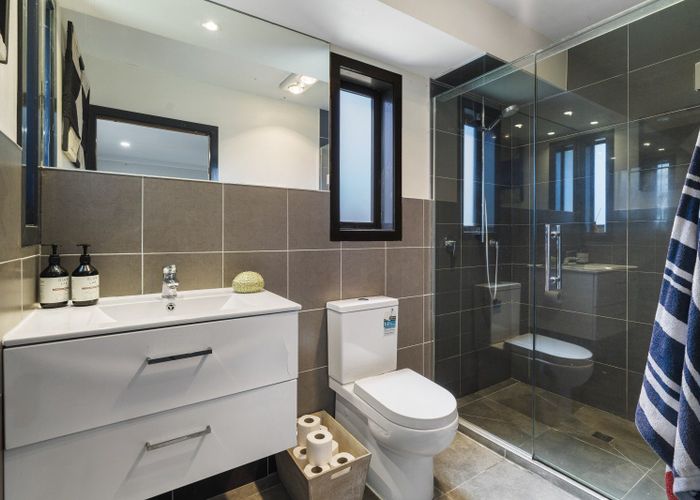  at 6 Marino Place, Glen Innes, Auckland City, Auckland