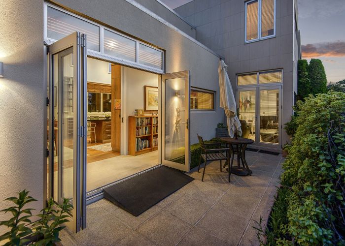 For sale 33 Wroxton Terrace, Fendalton, Christchurch City, Canterbury