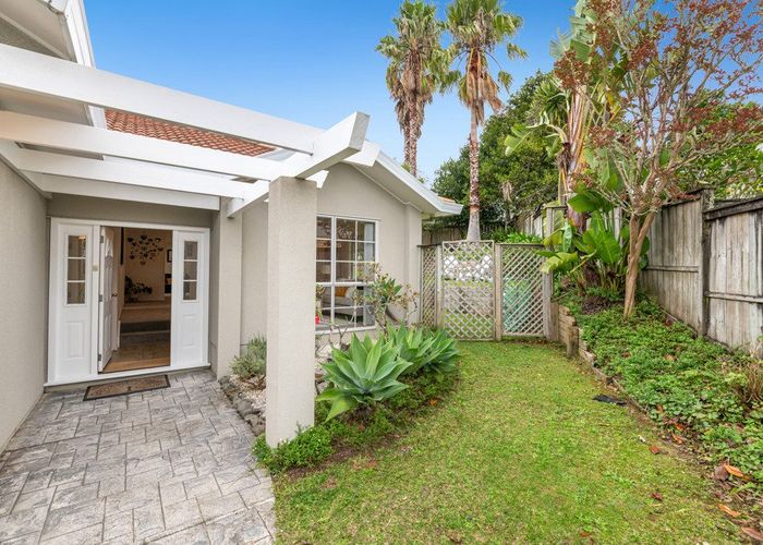  at 12 Godwin Court, Unsworth Heights, Auckland
