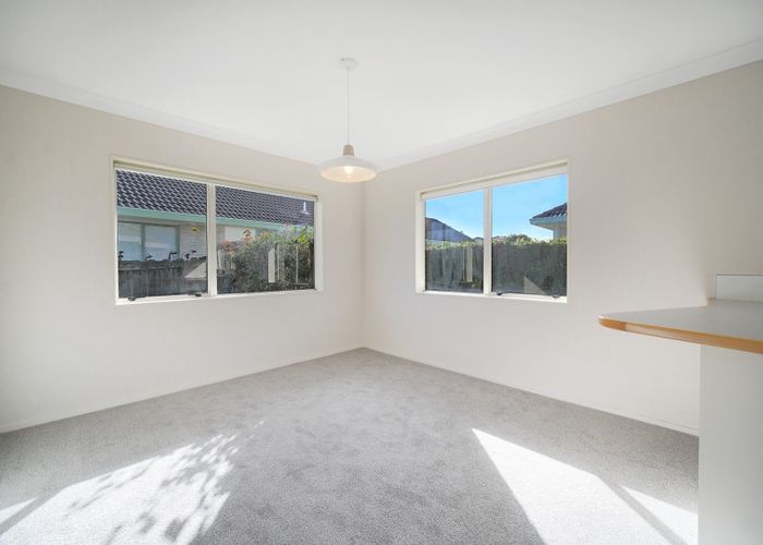  at 2/12 Astoria Place, Northpark, Manukau City, Auckland