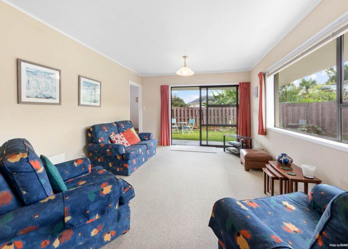  at 1/9 Annette Avenue, Te Atatu South, Auckland