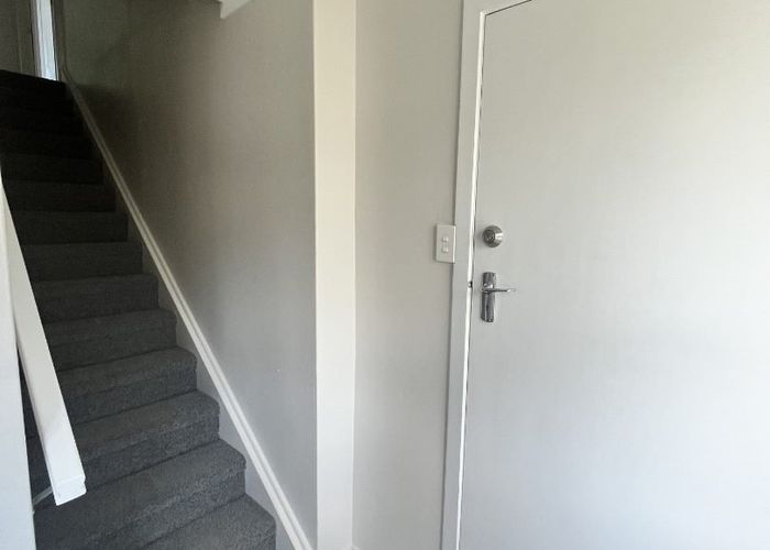  at 14B Zande Terrace, Tawa, Wellington