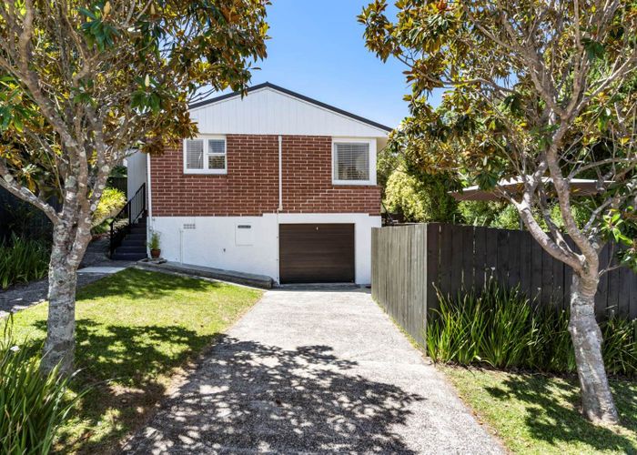  at 1/6 Kororo Street, Northcote, Auckland