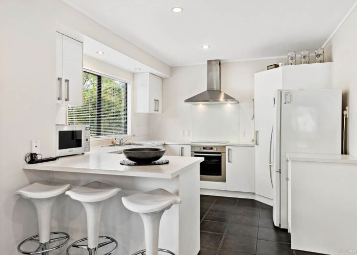  at 23 Mercury Lane, Windsor Park, Auckland