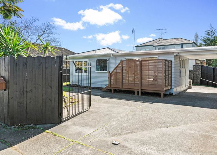  at 54  Andrew Road, Howick, Manukau City, Auckland