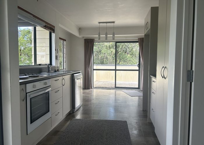  at 6B Topliss Dr, Northcross, North Shore City, Auckland