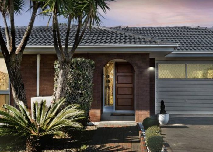  at 13 Carriage Close, Northpark, Auckland