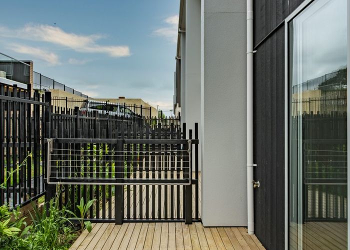  at 8 Ceramic Lane, New Lynn, Waitakere City, Auckland
