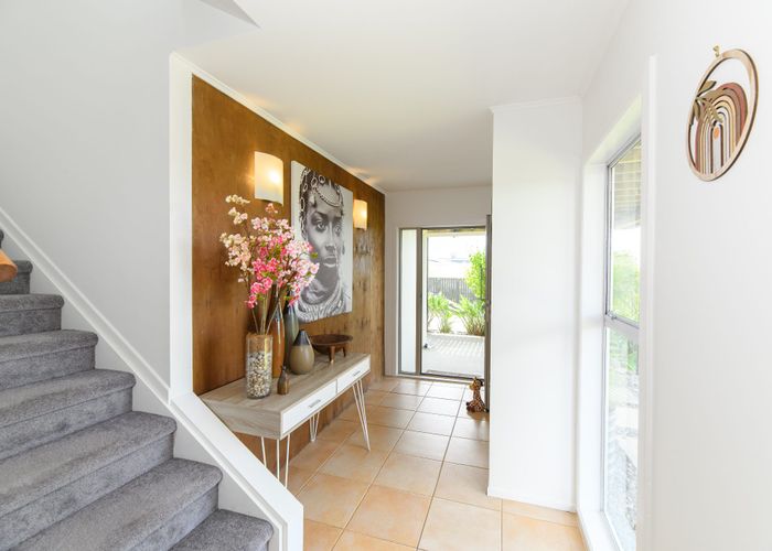  at 33 Dawnhaven Drive, Te Atatu Peninsula, Auckland