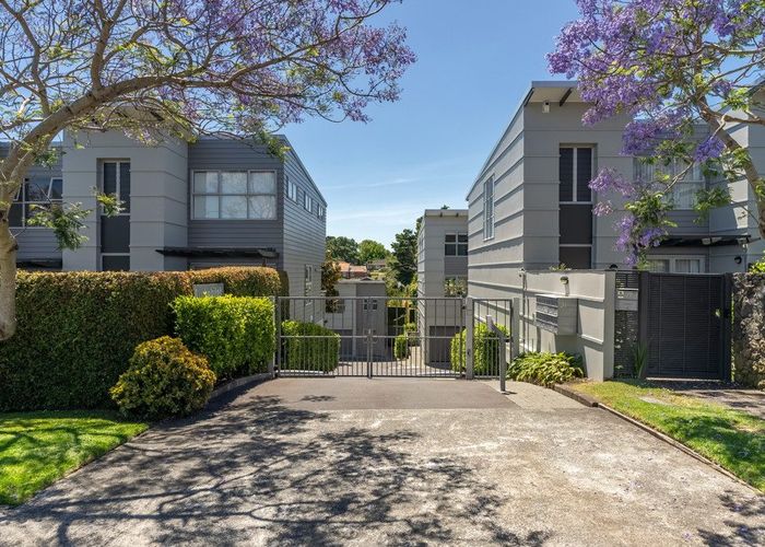  at 18/31 Byron Avenue, Takapuna, North Shore City, Auckland