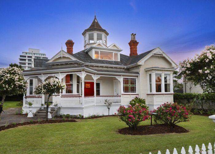  at 41 Stanley Point Road, Stanley Point, Auckland
