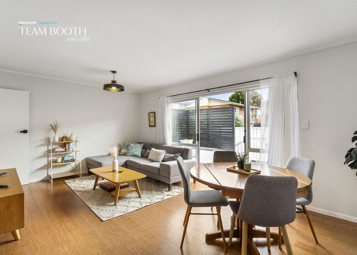  at 2/3A Kirrie Avenue, Te Atatu South, Waitakere City, Auckland