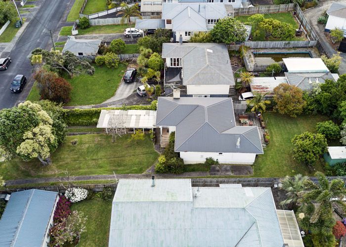  at 8 Coniston Avenue, Te Atatu South, Waitakere City, Auckland