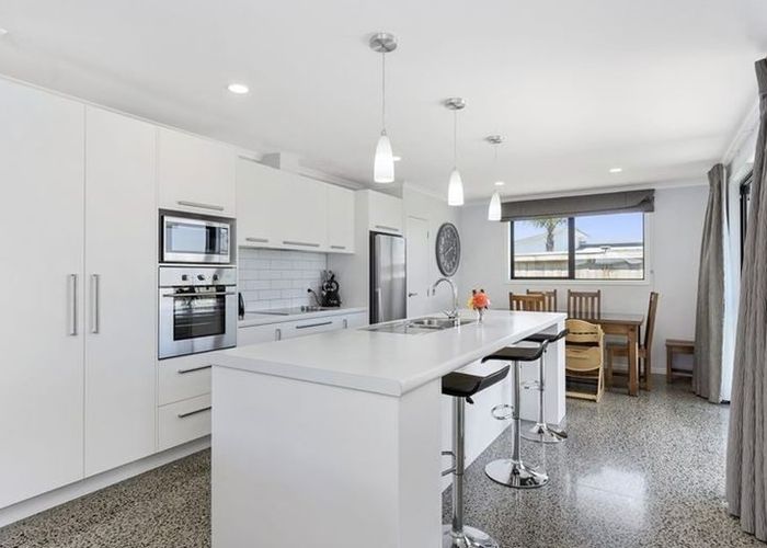  at 9  Kamahi Crescent, Papamoa, Tauranga, Bay Of Plenty