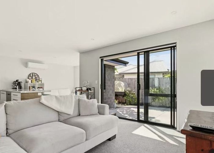  at 72 Pakanga Grove, Pyes Pa, Tauranga