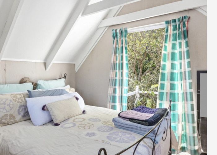  at 264 Beach Road, Campbells Bay, Auckland
