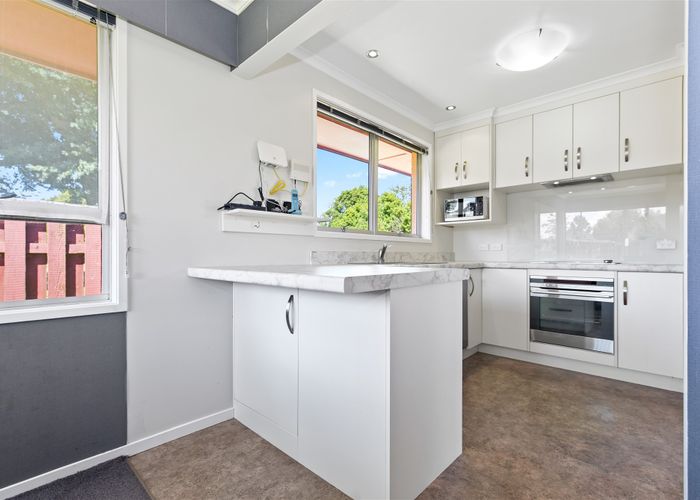  at 16 Beverley Crescent, Hillcrest, Hamilton