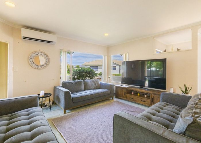  at 6 Ellerslie Place, Taradale, Napier