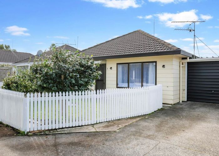  at 3/25 Waterview Road West, Takanini, Auckland