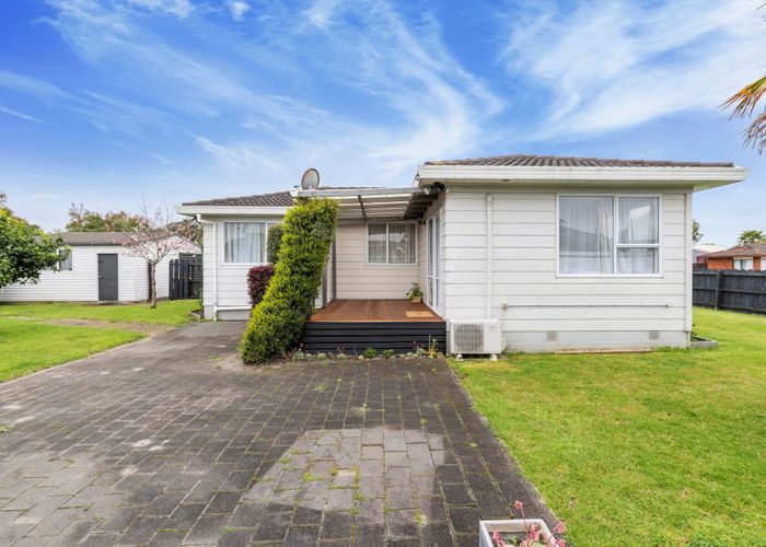 For sale 2/17 Trimdon Street, Randwick Park, Manukau City, Auckland