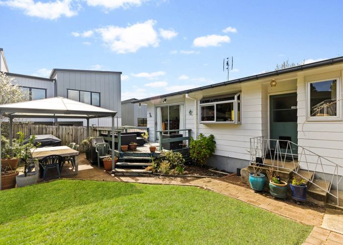  at 31 Mirrabooka Avenue, Botany Downs, Manukau City, Auckland