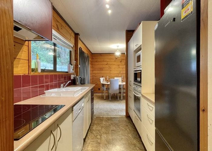  at 21b Fernhaven Grove, Newlands, Wellington, Wellington