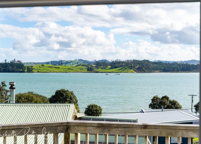  at 10 Oxford Street, Whakapirau, Kaipara, Northland