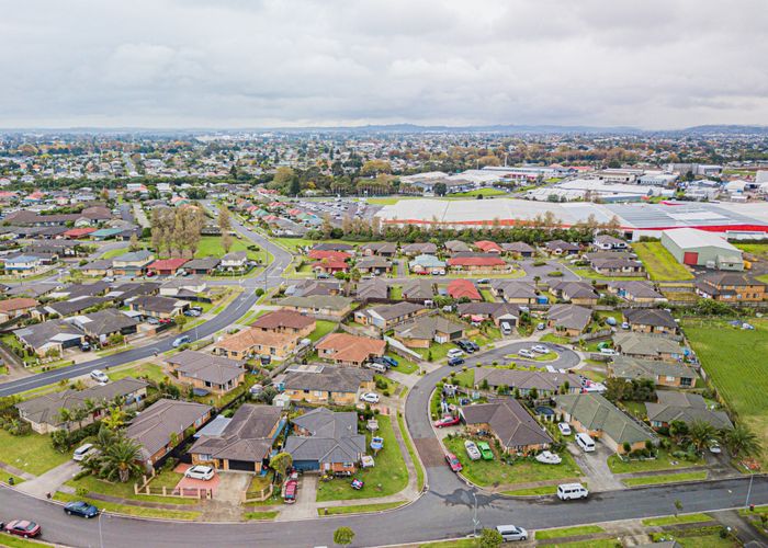  at 8 Orrell Place, Mangere, Auckland