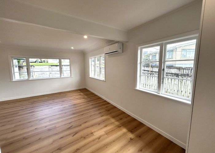  at 1/16 kaponga Crescent, New Lynn, Waitakere City, Auckland