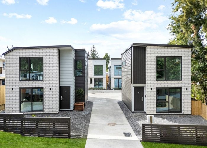  at 4/26 Crompton Road, Massey, Waitakere City, Auckland