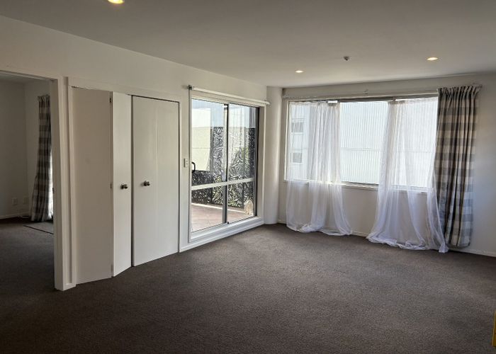  at 8 Madeira Lane, Grafton, Auckland City, Auckland