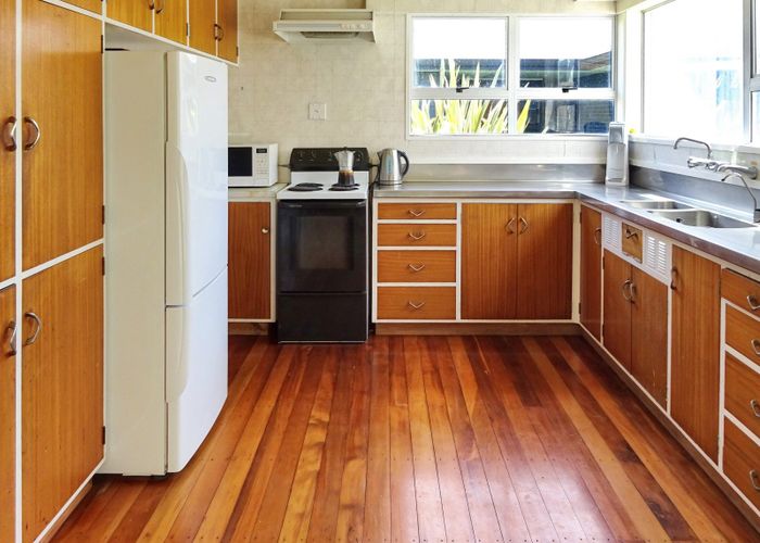  at 7 Hennessey Street East, Foxton Beach, Foxton