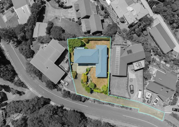  at 25 Oak Avenue, Paremata, Porirua