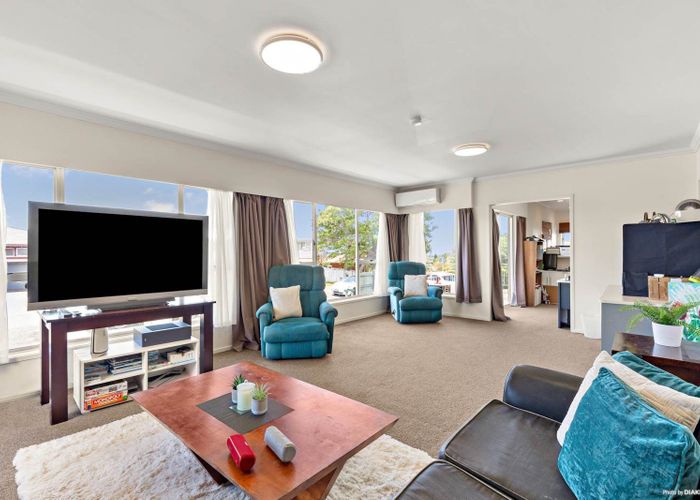  at 46 Chequers Avenue, Glenfield, North Shore City, Auckland