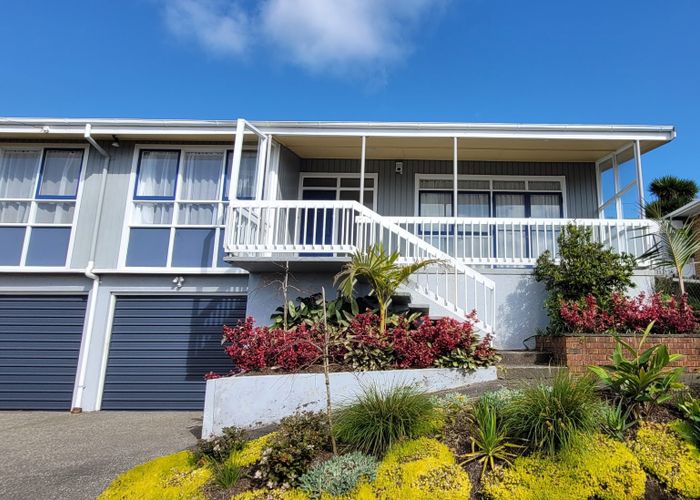  at 8 Kitchener Terrace, Moturoa, New Plymouth