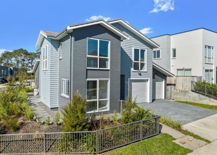  at 12 George McWhirter Avenue, Massey, Waitakere City, Auckland