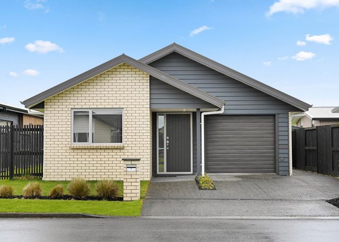  at 2 Meachem Road, Chartwell, Hamilton
