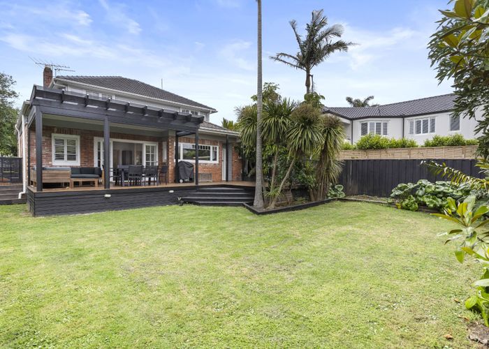  at 14 Saltburn Road, Milford, North Shore City, Auckland