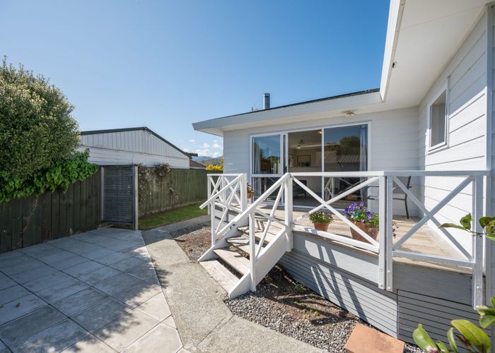  at 2/30 Aldinga Avenue, Stoke, Nelson