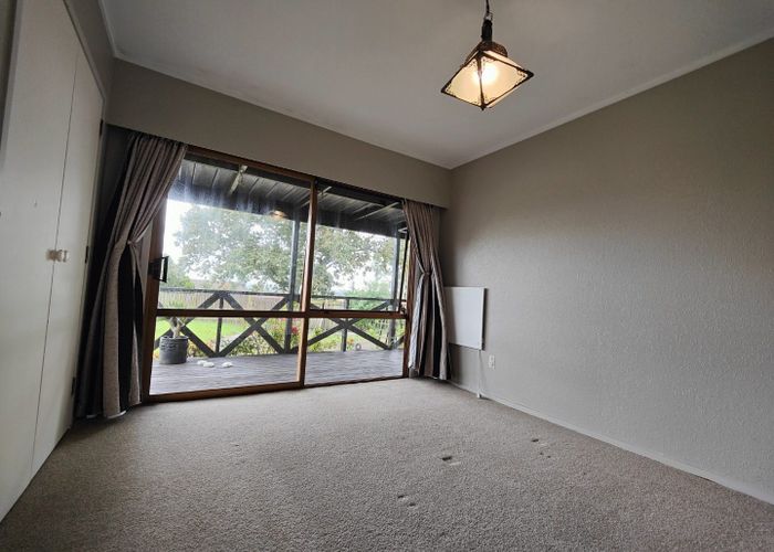  at 4 Derrimore Heights, Clover Park, Auckland