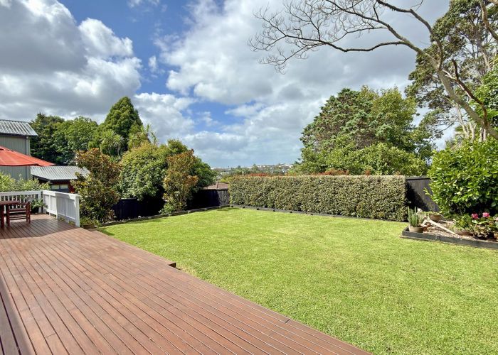  at 16 Onetaunga Road, Chatswood, North Shore City, Auckland
