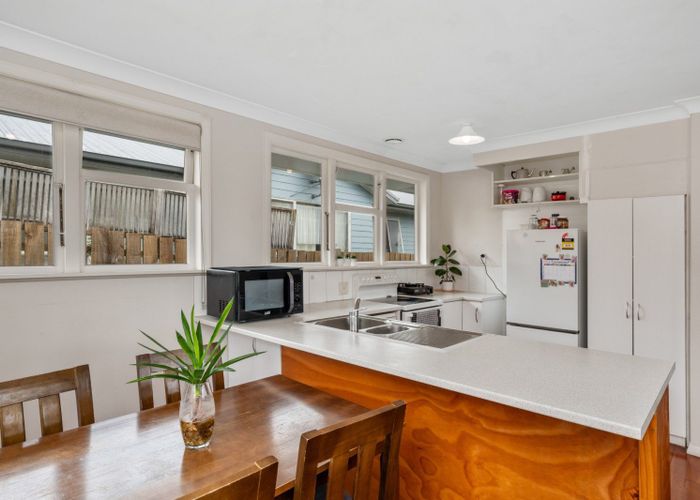 at 33 Henderson Crescent, Parkvale, Tauranga