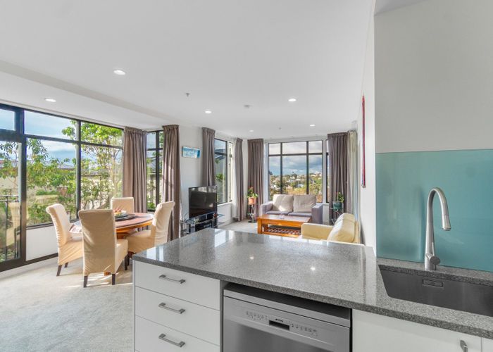  at 2F/38 James Cook Crescent, Remuera, Auckland City, Auckland