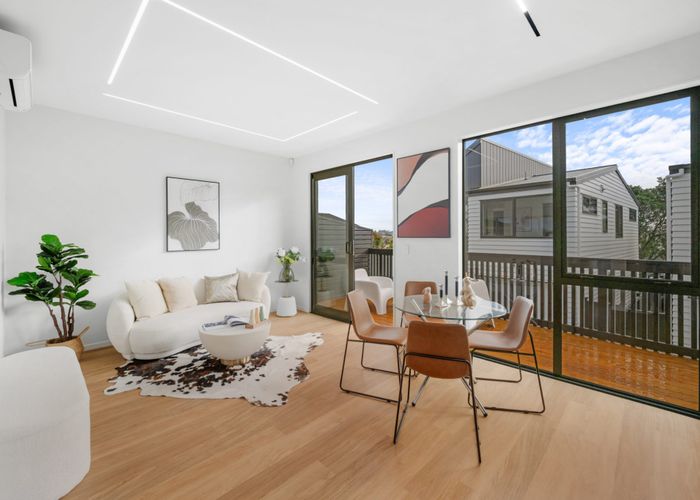  at 21E Knights Road, Rothesay Bay, North Shore City, Auckland