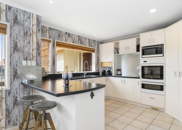  at 12 Kestrel Avenue, Welcome Bay, Tauranga