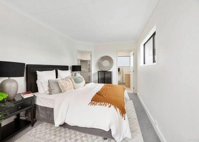  at 16 Parkwood Ave., Westgate, Waitakere City, Auckland