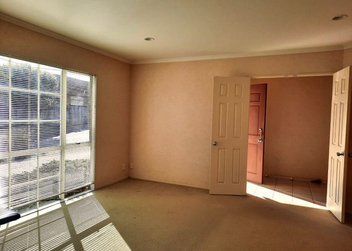  at 6 Stellamaris Way, Northpark, Auckland