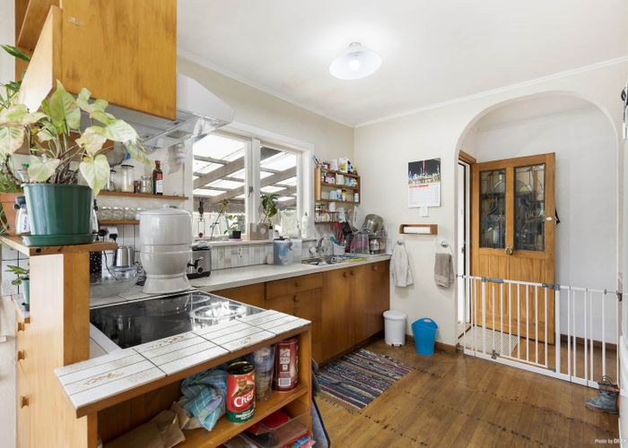  at 10 Quona Avenue, Mount Roskill, Auckland