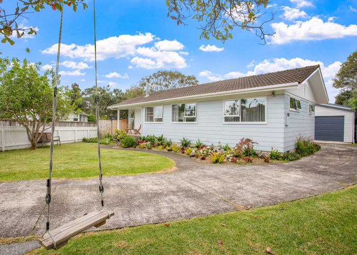  at 9 John F Kennedy Place, Glen Eden, Auckland