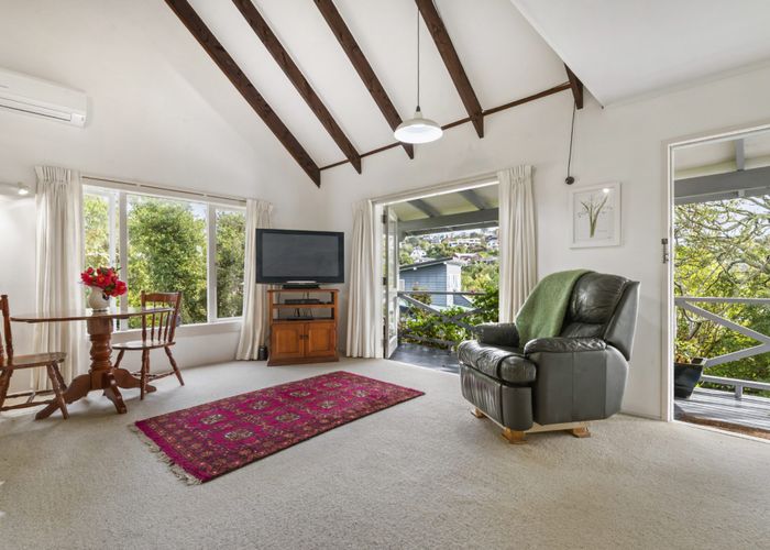  at 2/52 Saddleback Rise, Murrays Bay, Auckland
